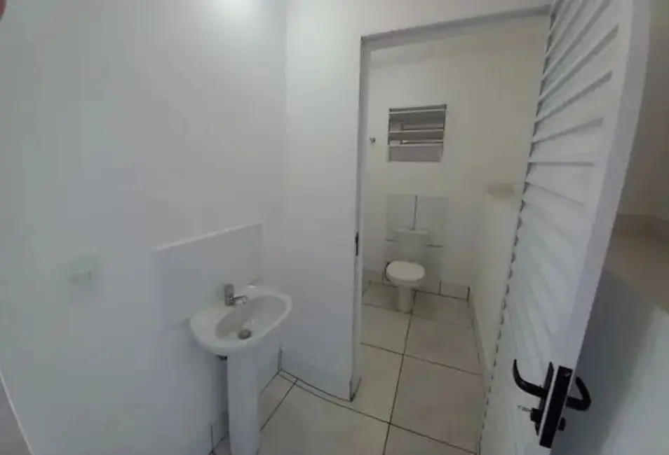 Armazém / Galpão para alugar, 300m2 em Residencial Estoril, Taubate - SP - imagem 4 Foto 4 de Armazém / Galpão para alugar, 300m2 em Residencial Estoril, Taubate - SP