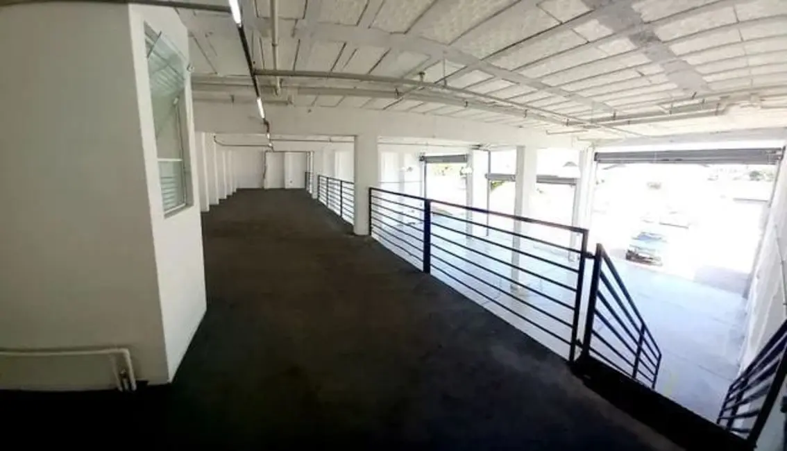 Foto 2 de Armazém / Galpão para alugar, 300m2 em Residencial Estoril, Taubate - SP