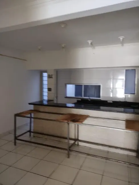 Foto 2 de Loja para alugar, 150m2 em Jardim Santa Clara, Taubate - SP