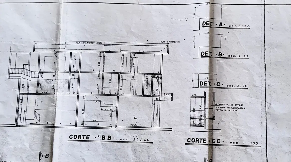 Foto 2 de Sala Comercial à venda, 555m2 em Areão, Taubate - SP