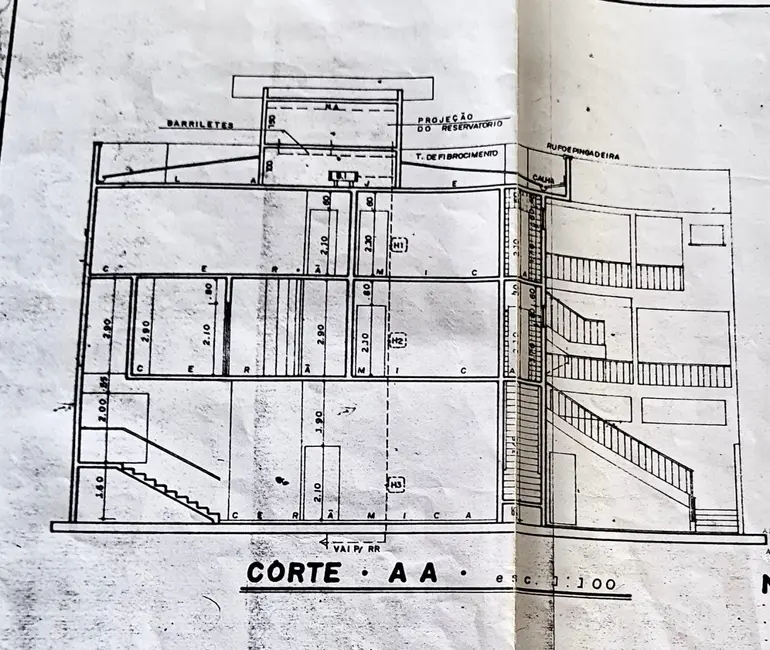 Foto 3 de Sala Comercial à venda, 555m2 em Areão, Taubate - SP