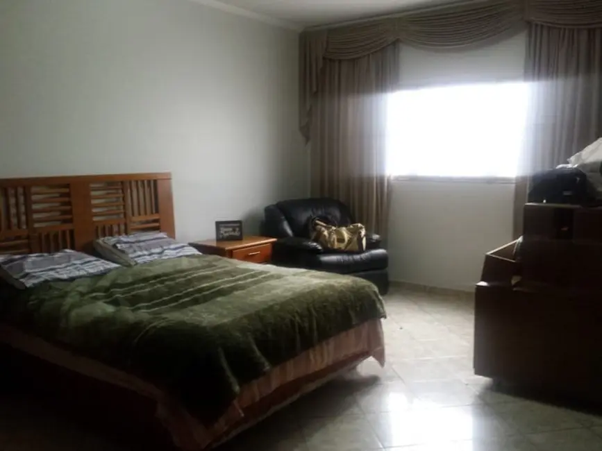 Sala Comercial com 2 quartos à venda, 123m2 em Centro, Pindamonhangaba - SP - imagem 3 Foto 3 de Sala Comercial com 2 quartos à venda, 123m2 em Centro, Pindamonhangaba - SP