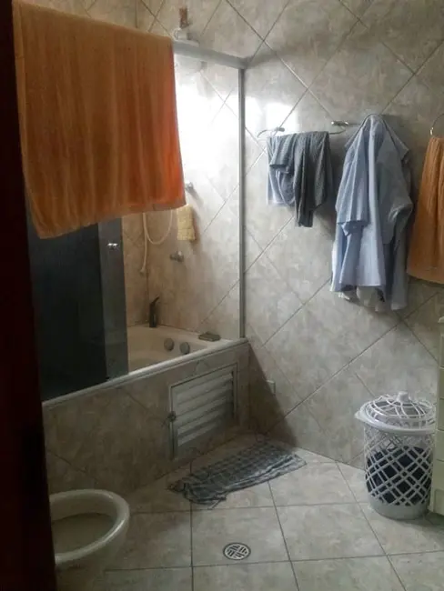 Sala Comercial com 2 quartos à venda, 123m2 em Centro, Pindamonhangaba - SP - imagem 4 Foto 4 de Sala Comercial com 2 quartos à venda, 123m2 em Centro, Pindamonhangaba - SP