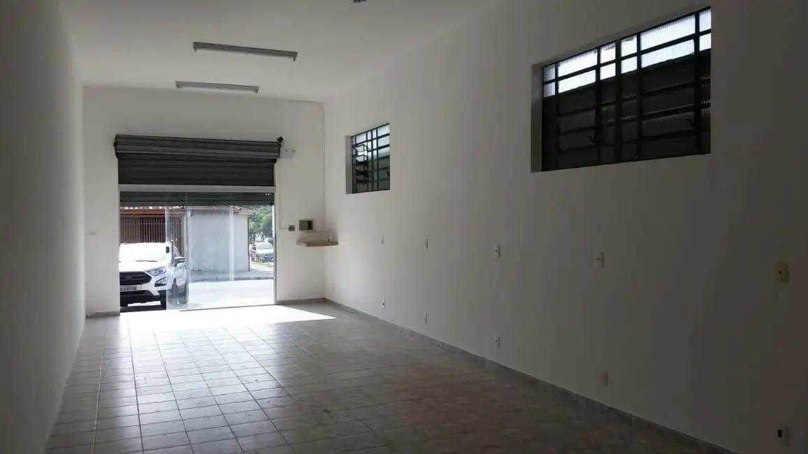 Foto 3 de Loja para alugar, 50m2 em Jardim das Bandeiras, Taubate - SP