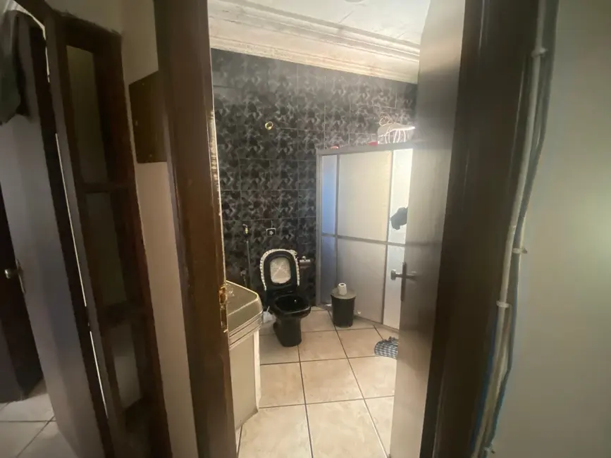 Casa com 7 quartos à venda e para alugar em Aparecida - SP - imagem 5 Foto 5 de Casa com 7 quartos à venda e para alugar em Aparecida - SP