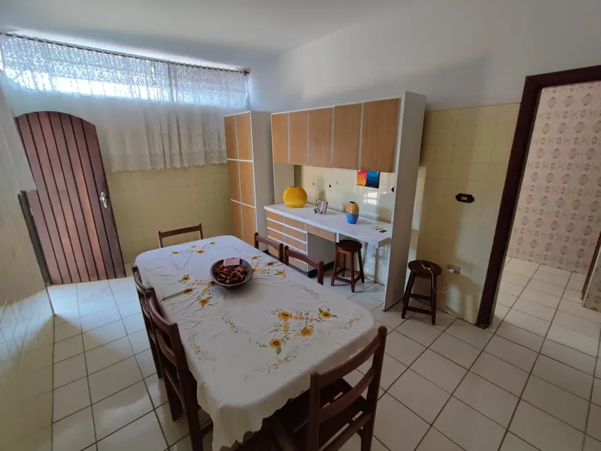 Casa com 4 quartos à venda, 400m2 em São Benedito, Pindamonhangaba - SP - imagem 6 Foto 6 de Casa com 4 quartos à venda, 400m2 em São Benedito, Pindamonhangaba - SP