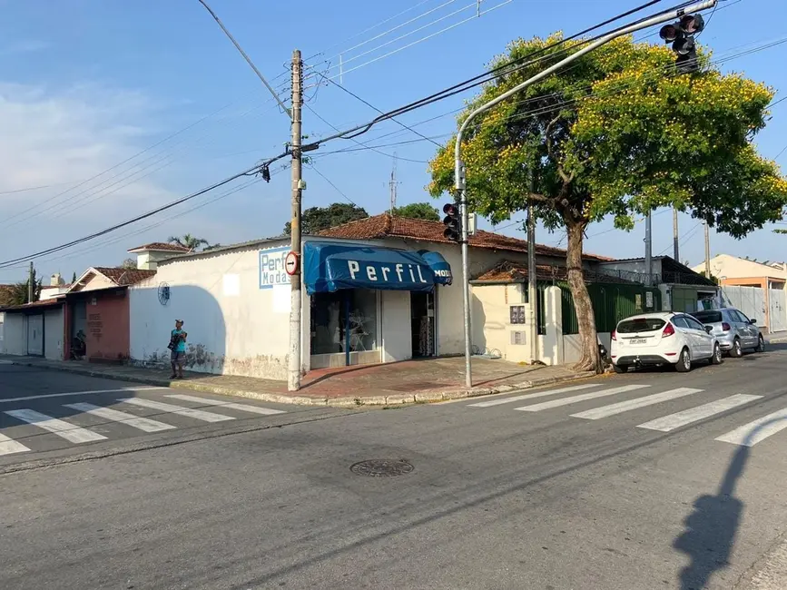 Foto 2 de Casa com 2 quartos à venda, 400m2 em Estiva, Taubate - SP