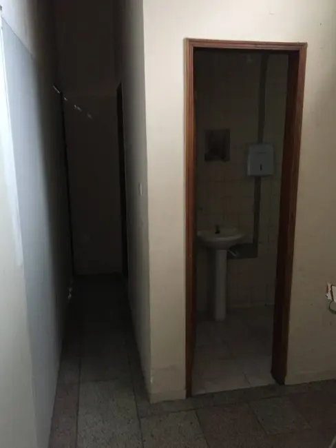 Foto 4 de Loja para alugar, 30m2 em Jardim das Bandeiras, Taubate - SP