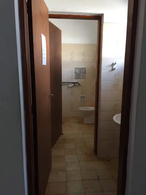 Armazém / Galpão à venda, 300m2 em Pindamonhangaba - SP - imagem 9 Foto 9 de Armazém / Galpão à venda, 300m2 em Pindamonhangaba - SP