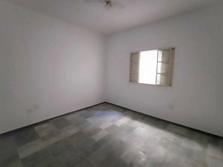 Foto 9 de Casa com 4 quartos para alugar em Vila São Geraldo, Taubate - SP