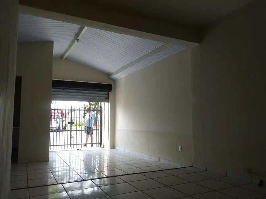 Foto 2 de Casa com 3 quartos à venda, 240m2 em Chácara do Visconde, Taubate - SP