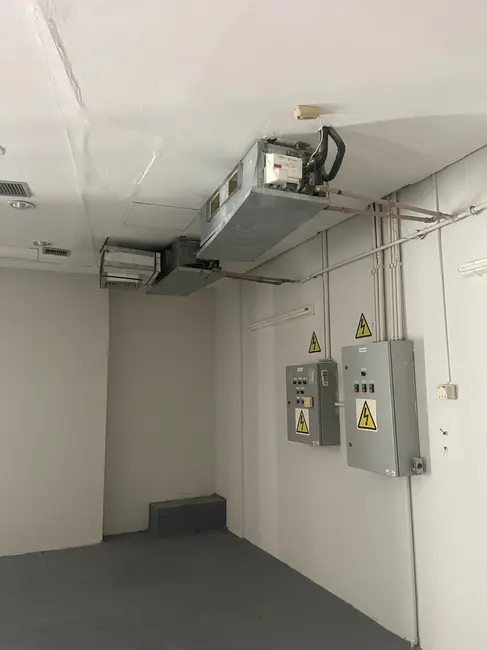 Foto 2 de Sala Comercial para alugar, 300m2 em Loteamento João Tamborindeguy Fernandes, Pindamonhangaba - SP