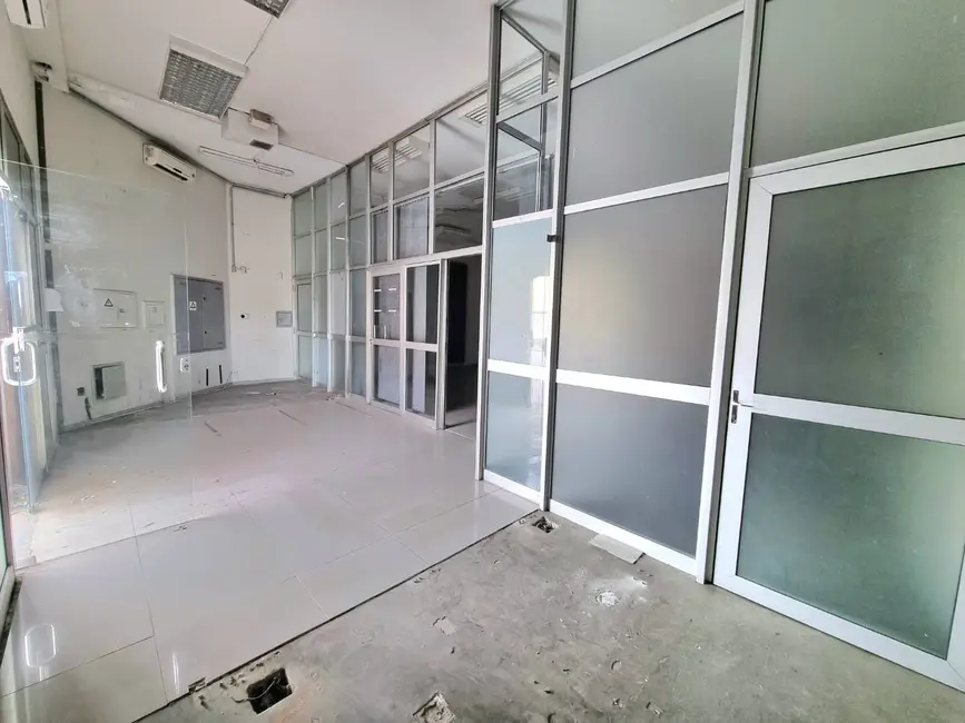 Foto 1 de Sala Comercial à venda e para alugar, 162m2 em Loteamento São Vicente de Paulo, Pindamonhangaba - SP