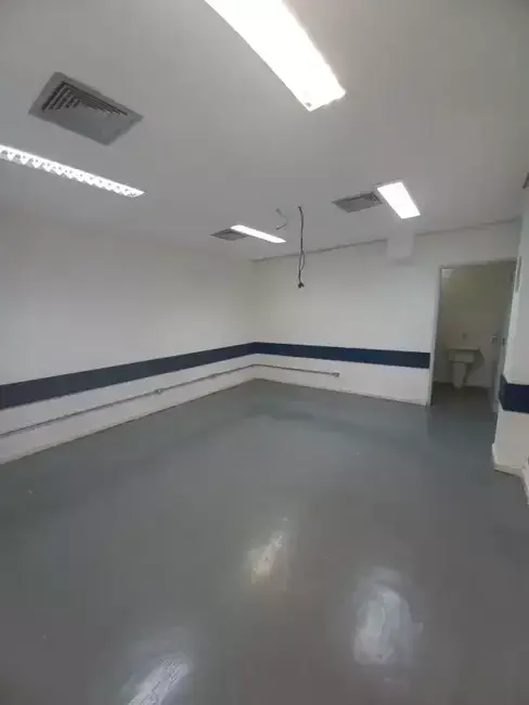 Sala Comercial para alugar, 360m2 em Pedregulho, Guaratingueta - SP - imagem 2 Foto 2 de Sala Comercial para alugar, 360m2 em Pedregulho, Guaratingueta - SP