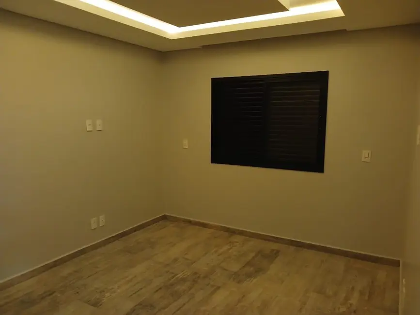 Foto 6 de Sala Comercial com 3 quartos à venda, 170m2 em Tremembe - SP