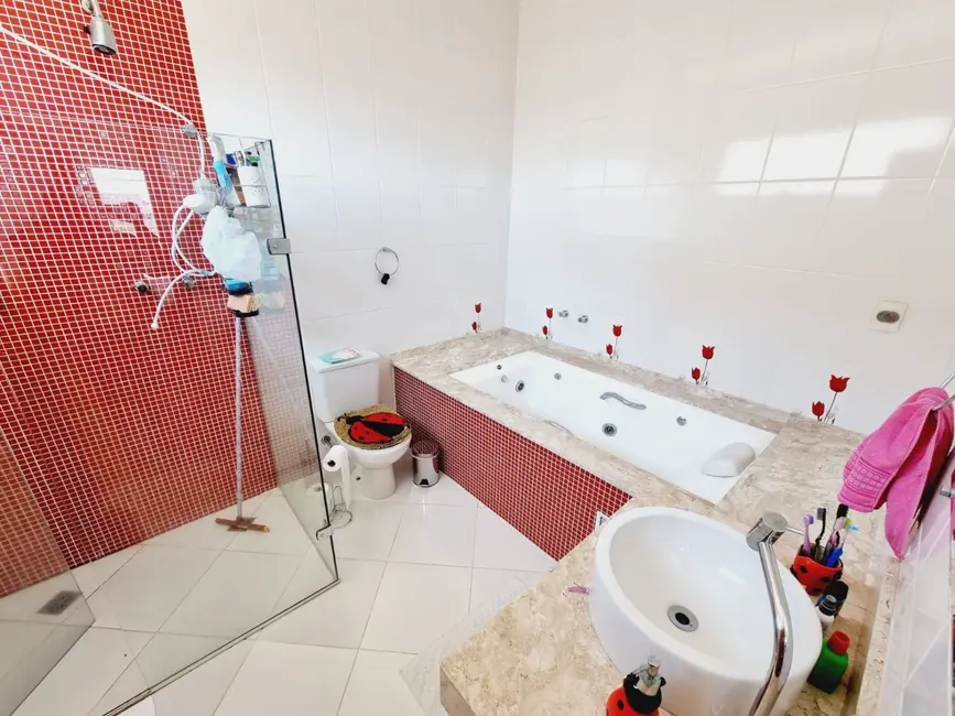 Foto 4 de Casa de Condomínio com 4 quartos à venda, 270m2 em Tremembe - SP