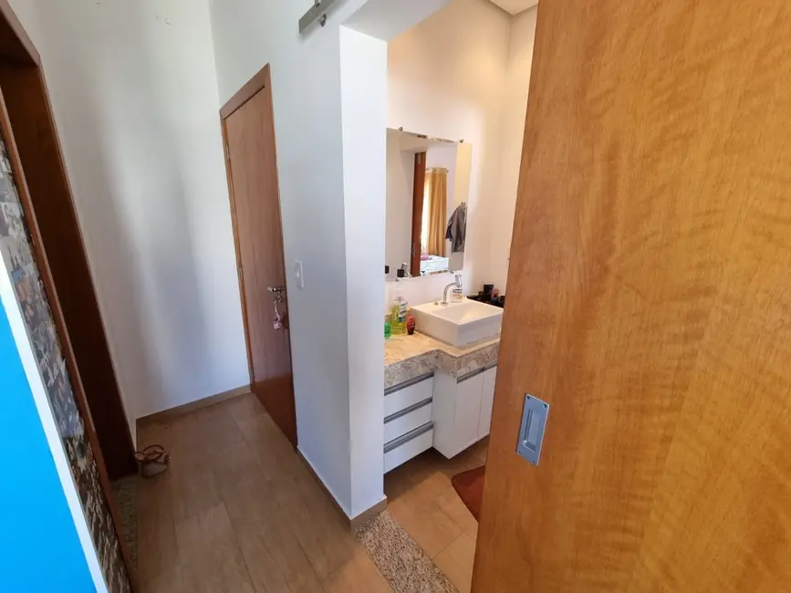 Foto 2 de Casa de Condomínio com 4 quartos à venda, 270m2 em Tremembe - SP