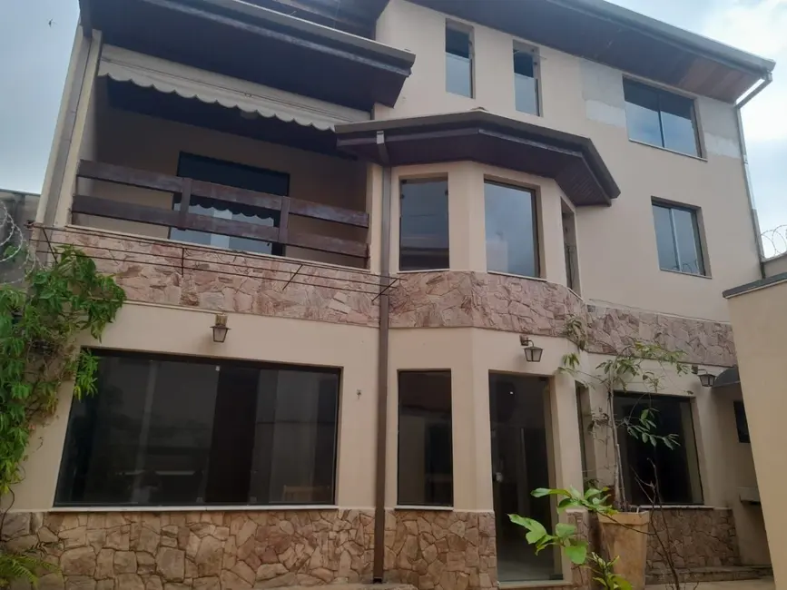 Foto 5 de Sobrado com 5 quartos à venda, 424m2 em Jardim Califórnia, Taubate - SP
