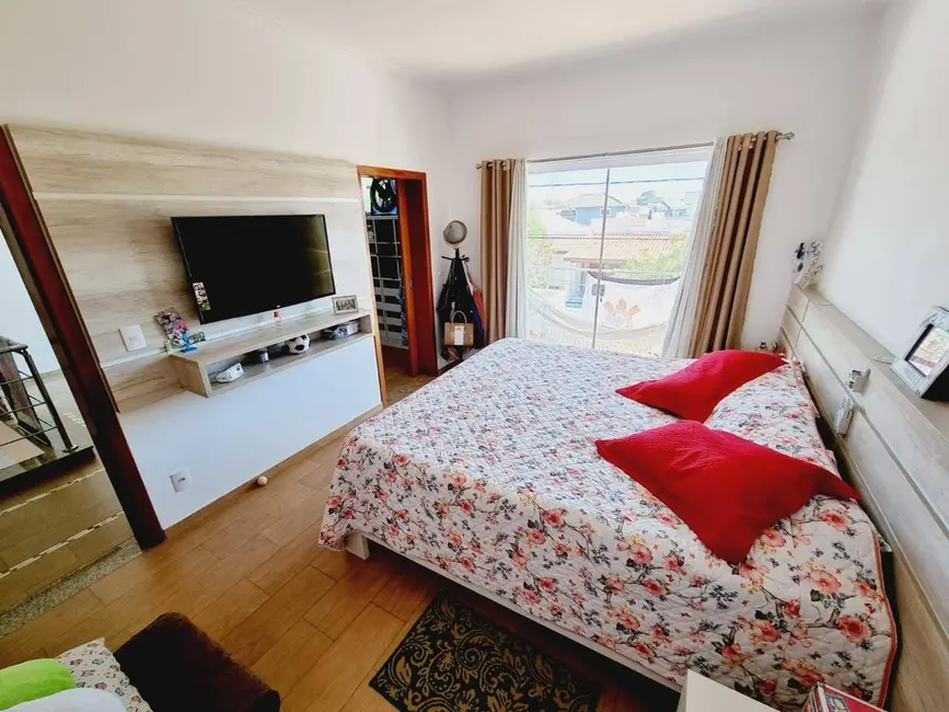 Foto 4 de Sobrado com 4 quartos à venda, 255m2 em Tremembe - SP