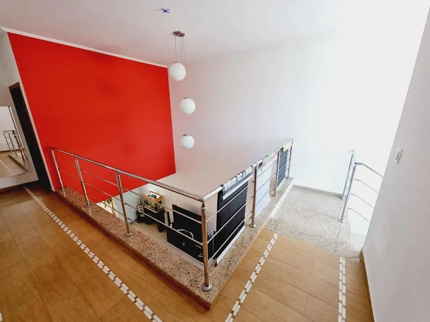 Foto 1 de Sobrado com 4 quartos à venda, 255m2 em Tremembe - SP