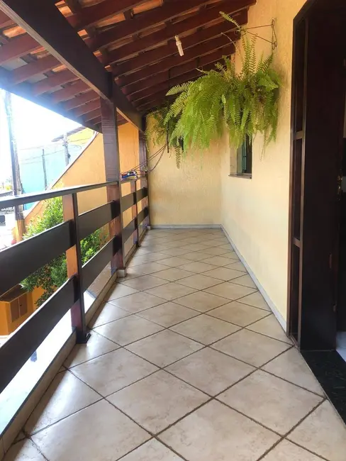Foto 4 de Sobrado com 3 quartos à venda, 200m2 em Jardim Sandra Maria, Taubate - SP
