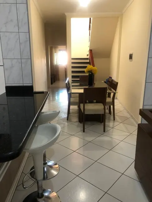 Foto 7 de Sobrado com 3 quartos à venda, 200m2 em Jardim Sandra Maria, Taubate - SP