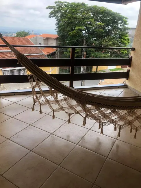 Foto 3 de Sobrado com 3 quartos à venda, 200m2 em Jardim Sandra Maria, Taubate - SP