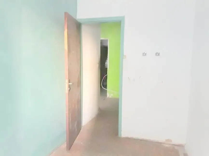 Sobrado com 5 quartos à venda, 180m2 em Aparecida - SP - imagem 9 Foto 9 de Sobrado com 5 quartos à venda, 180m2 em Aparecida - SP