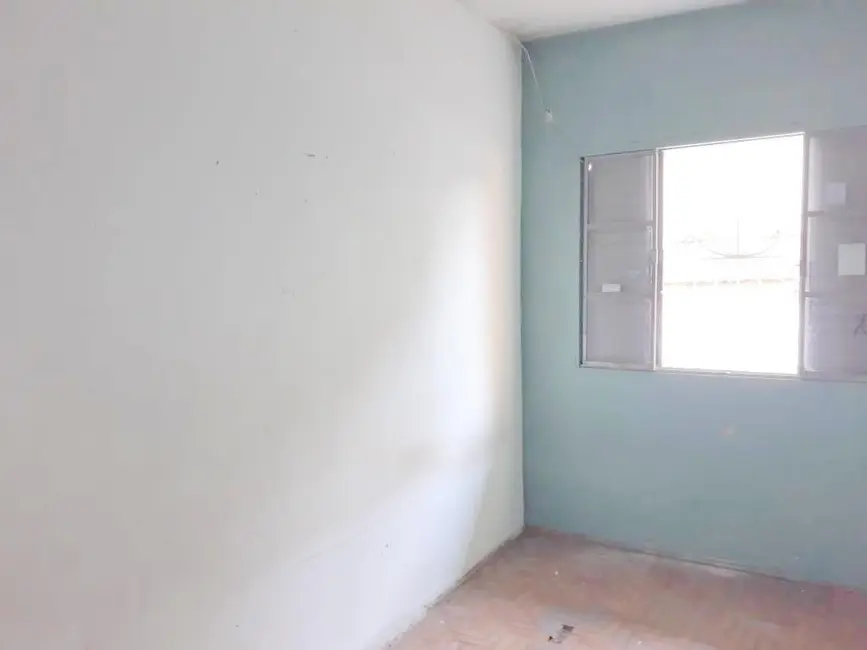 Sobrado com 5 quartos à venda, 180m2 em Aparecida - SP - imagem 7 Foto 7 de Sobrado com 5 quartos à venda, 180m2 em Aparecida - SP