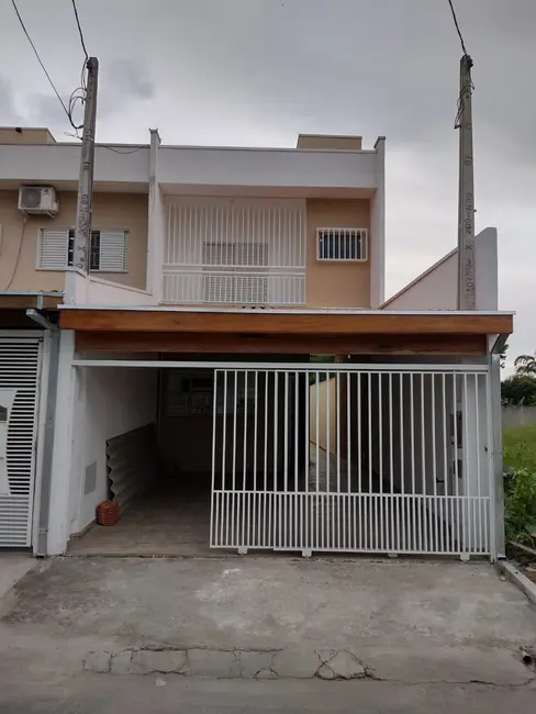Foto 1 de Sobrado com 3 quartos à venda, 118m2 em Santana, Pindamonhangaba - SP