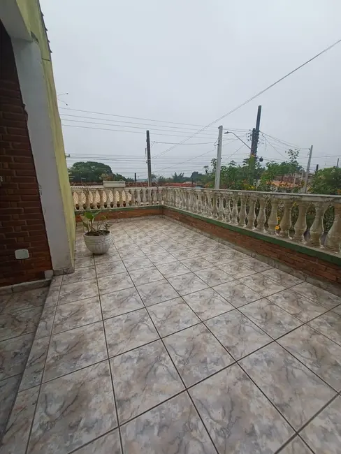 Foto 3 de Sobrado com 3 quartos à venda, 250m2 em Vila São Benedito, Pindamonhangaba - SP