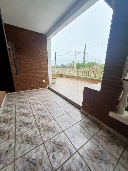 Foto 2 de Sobrado com 3 quartos à venda, 250m2 em Vila São Benedito, Pindamonhangaba - SP