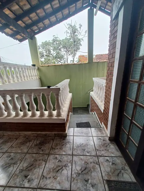 Foto 5 de Sobrado com 3 quartos à venda, 250m2 em Vila São Benedito, Pindamonhangaba - SP