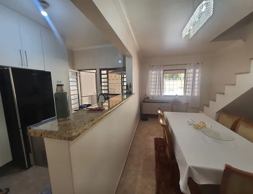 Foto 3 de Sobrado com 3 quartos à venda, 150m2 em Comercial e Residencial Jardim Mariana, Pindamonhangaba - SP