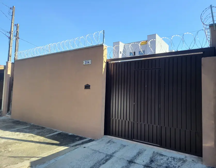 Foto 1 de Sobrado com 3 quartos à venda, 150m2 em Comercial e Residencial Jardim Mariana, Pindamonhangaba - SP