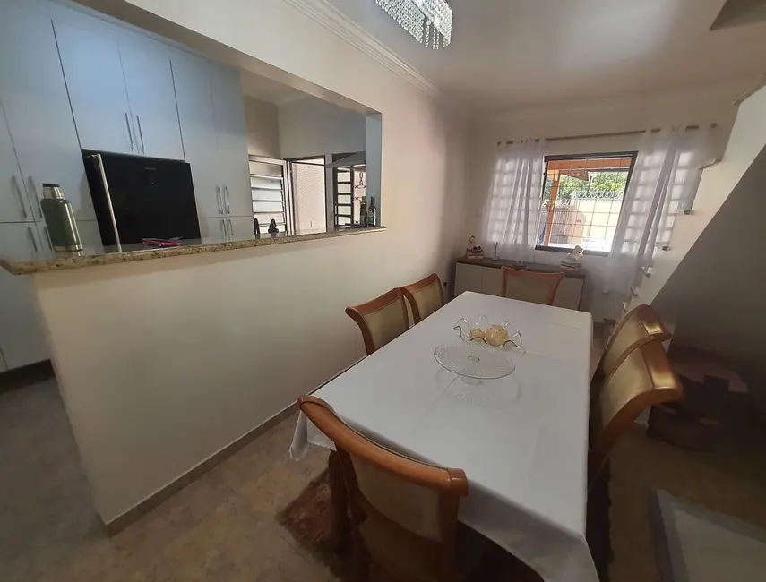 Foto 4 de Sobrado com 3 quartos à venda, 150m2 em Comercial e Residencial Jardim Mariana, Pindamonhangaba - SP