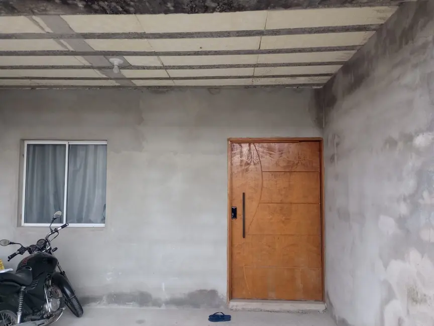 Foto 1 de Sobrado com 3 quartos à venda, 180m2 em Residencial e Comercial Portal dos Eucaliptos, Pindamonhangaba - SP