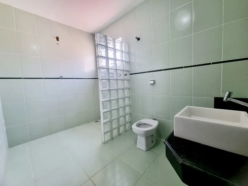 Sobrado com 3 quartos à venda, 214m2 em Aparecida - SP - imagem 1 Foto 1 de Sobrado com 3 quartos à venda, 214m2 em Aparecida - SP