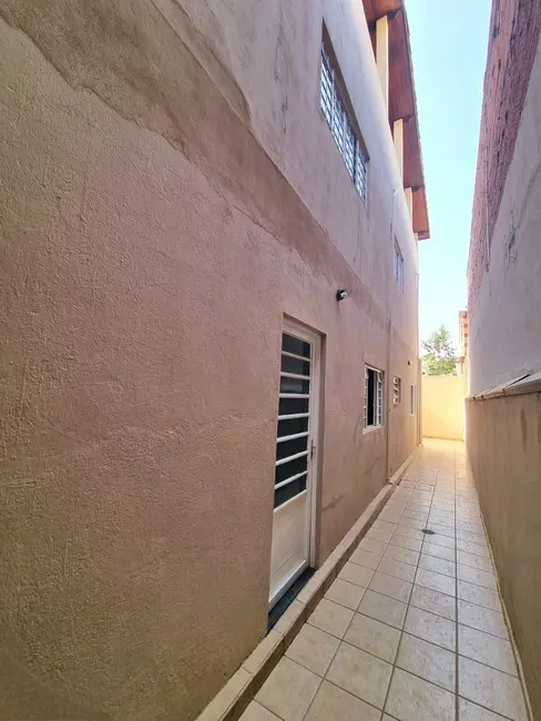 Sobrado com 3 quartos à venda, 214m2 em Aparecida - SP - imagem 9 Foto 9 de Sobrado com 3 quartos à venda, 214m2 em Aparecida - SP