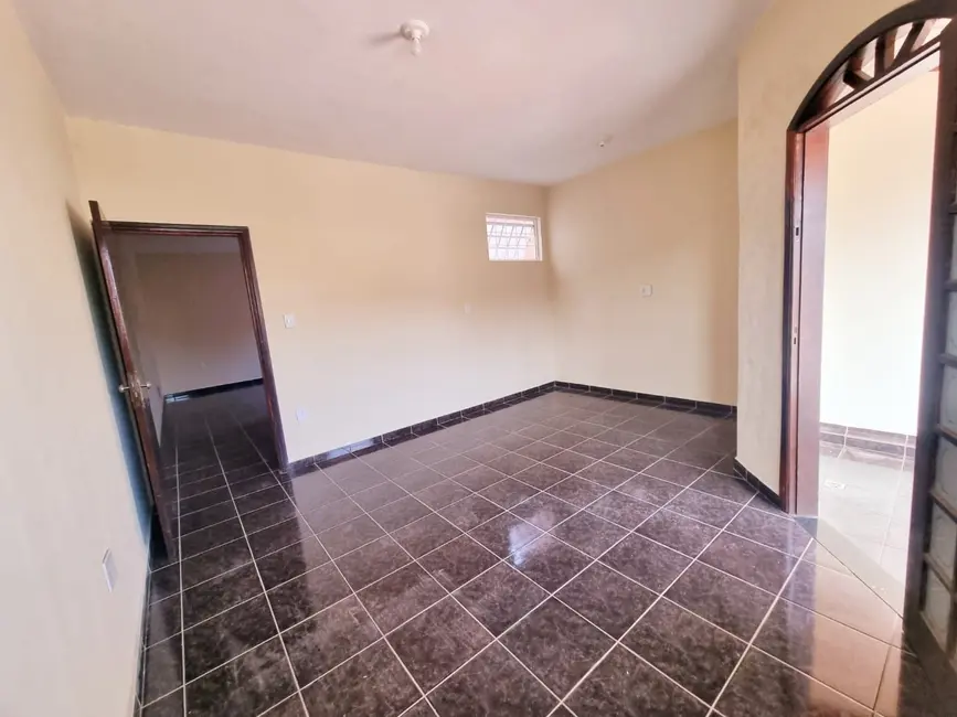 Sobrado com 3 quartos à venda, 214m2 em Aparecida - SP - imagem 2 Foto 2 de Sobrado com 3 quartos à venda, 214m2 em Aparecida - SP