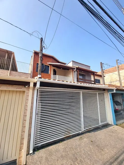 Sobrado com 3 quartos à venda, 214m2 em Aparecida - SP - imagem 5 Foto 5 de Sobrado com 3 quartos à venda, 214m2 em Aparecida - SP