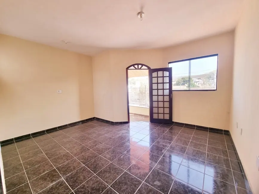 Sobrado com 3 quartos à venda, 214m2 em Aparecida - SP - imagem 3 Foto 3 de Sobrado com 3 quartos à venda, 214m2 em Aparecida - SP