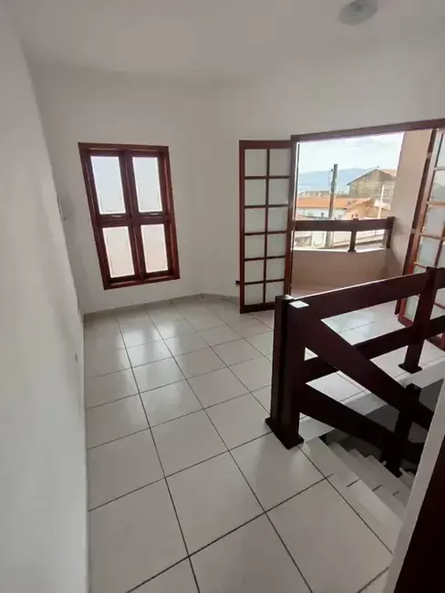 Foto 2 de Sobrado com 3 quartos à venda, 147m2 em Residencial Mombaça I, Pindamonhangaba - SP