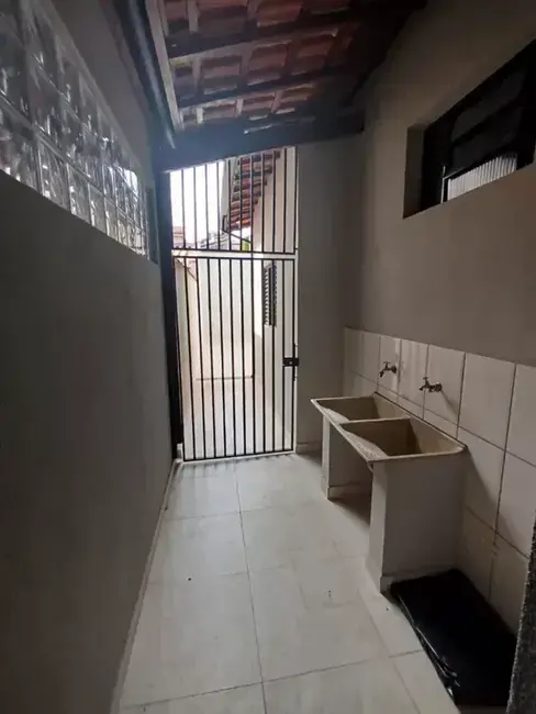Foto 9 de Sobrado com 2 quartos à venda, 147m2 em Residencial Mombaça I, Pindamonhangaba - SP