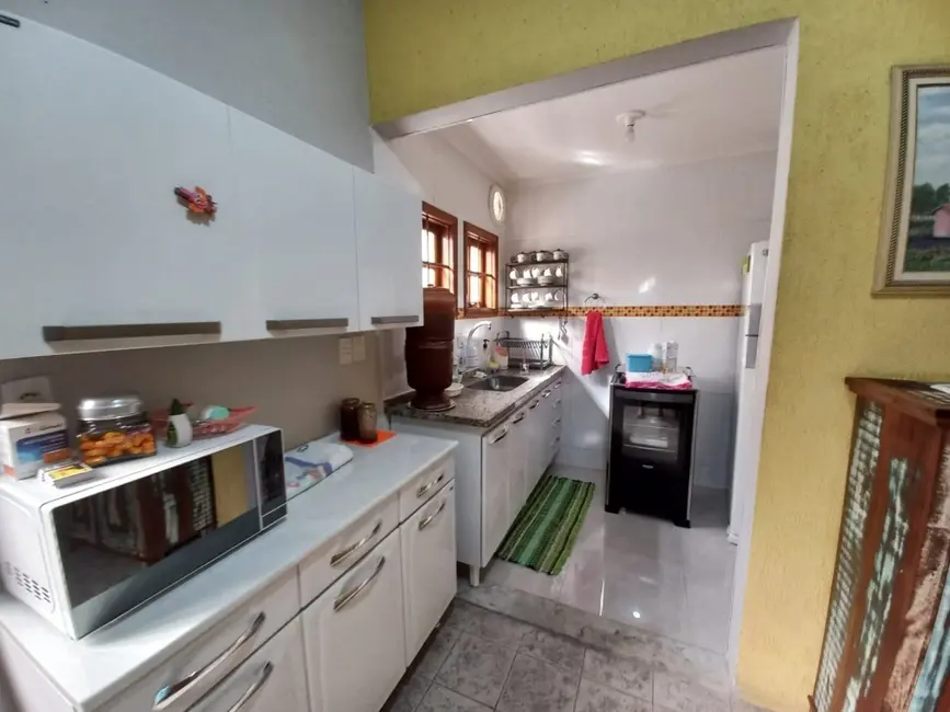 Foto 5 de Sobrado com 3 quartos à venda, 164m2 em Jardim Rosely, Pindamonhangaba - SP