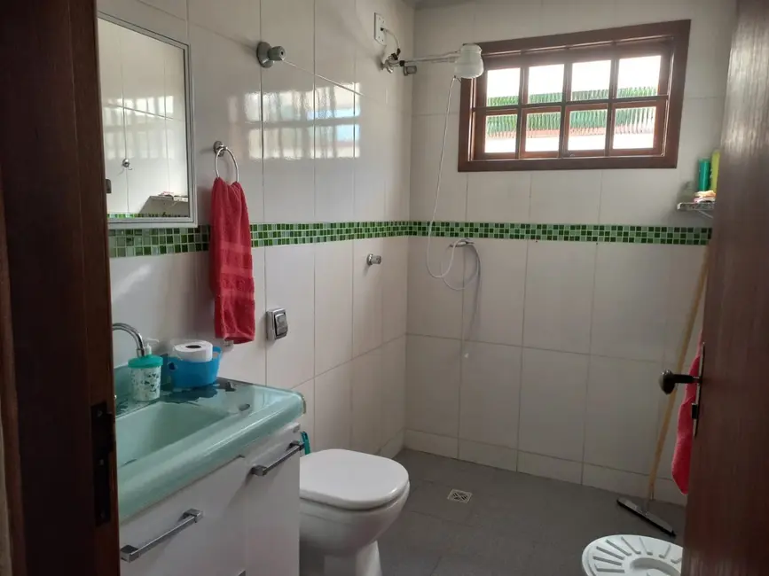 Foto 9 de Sobrado com 3 quartos à venda, 164m2 em Jardim Rosely, Pindamonhangaba - SP