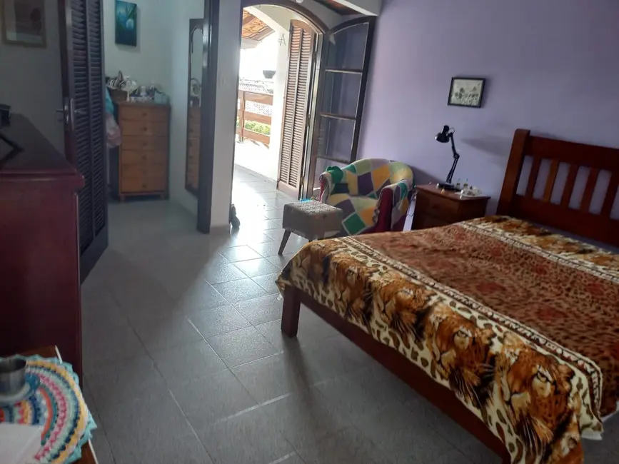 Foto 3 de Sobrado com 3 quartos à venda, 164m2 em Jardim Rosely, Pindamonhangaba - SP