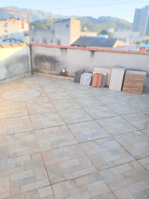Sobrado com 3 quartos à venda, 215m2 em Aparecida - SP - imagem 2 Foto 2 de Sobrado com 3 quartos à venda, 215m2 em Aparecida - SP