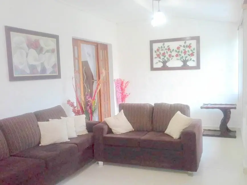 Foto 3 de Sobrado com 2 quartos à venda, 280m2 em Parque Residencial Anna Guilhermina Rois Alves, Guaratingueta - SP