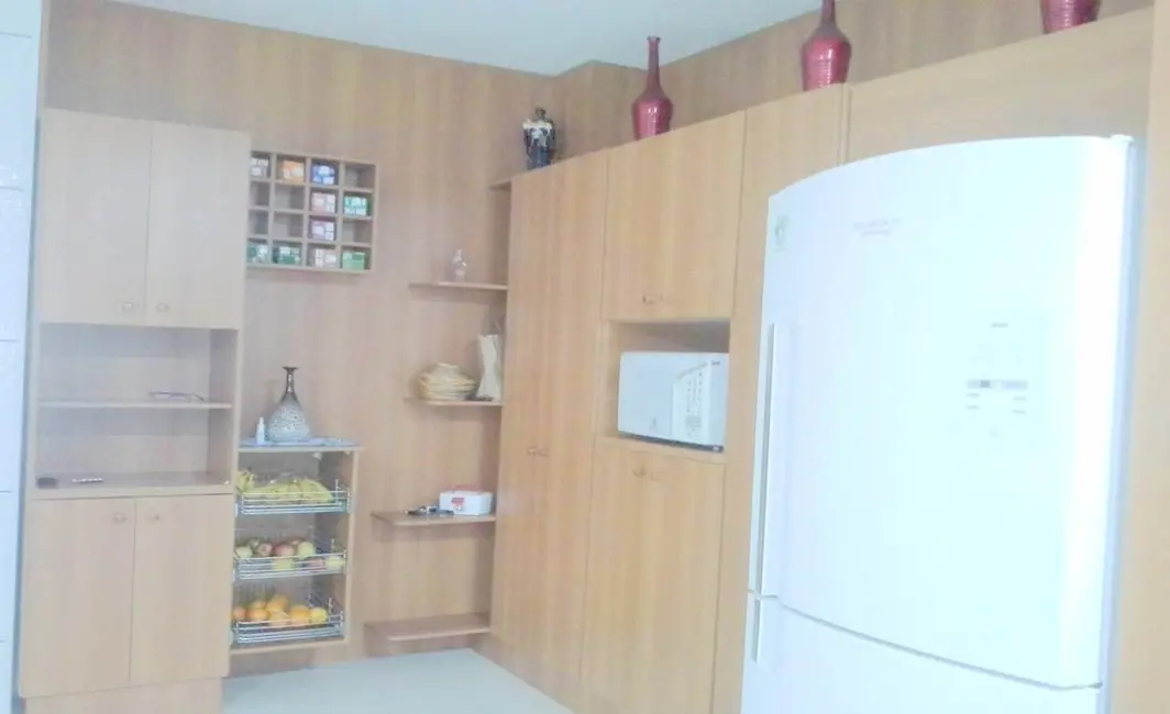 Foto 7 de Sobrado com 2 quartos à venda, 280m2 em Parque Residencial Anna Guilhermina Rois Alves, Guaratingueta - SP